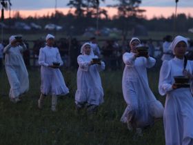В Якутске на Ысыахе Туймаады состоялся обряд встречи солнца