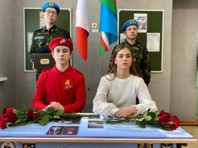 В Табагинской школе открыли «Парту Героя» имени бойца ОМОН «Бизон» Росгвардии Александра Гундарева