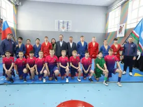 В Томмоте открыли после реконструкции школьный спортзал