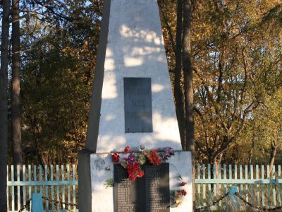 Памятник воинам-землякам, погибшим на фронтах Великой Отечественной войны