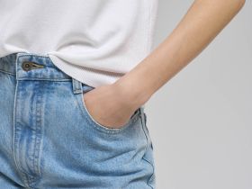 Легкий джемпер с коротким рукавом