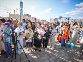 Первая торжественная регистрация брака состоялась на площади Республики