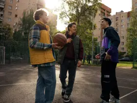 Якутяне смогут увидеть премьеру сериала «Она такая классная» в онлайн-кинотеатре KION от МТС