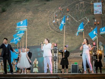 Молодёжь Хангаласского улуса исполнила собственный гимн на фестивале ТАБЫС