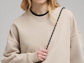 Толстовка объемного кроя из футера