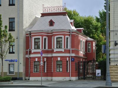 Дом, в котором жил Чехов Антон Павлович в 1886-1890 гг. В доме - музей А.П.Чехова