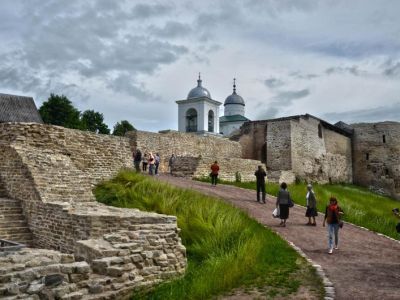 Стены и башни