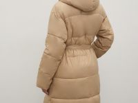 Стеганое утепленное пальто с поясом