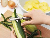 WMF Овощечистка ручная с поворотным лезвием Profi Plus WMF