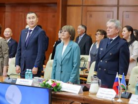 Глава Якутии вручил государственные награды