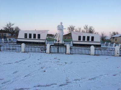 Памятник "Воин-освободитель"