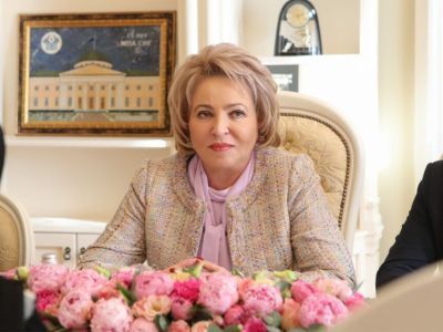 Валентина Матвиенко поздравляет жителей Якутии и сенаторов со 100-летним юбилеем ЯАССР