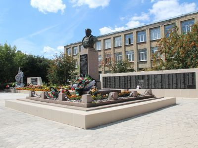 Могила капитана Советской Армии, погибшего в период Великой Отечественной войны 1941-45гг.