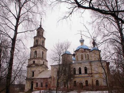 Троицкая церковь с иконостасом