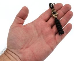 Бусина с темляком Нефертити