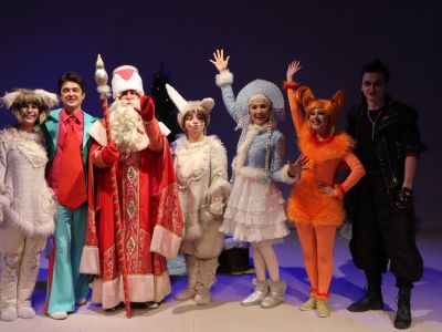 Билеты на Новый год наоборот (Молодёжный театр РБ им. Мустая Карима) / Театр | Афиша | ИнфоТаймс