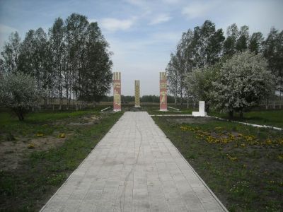 Мемориал - Поле коммунаров, в честь первых коммунаров "Заря Коммуны"