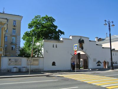 Ограда с воротами