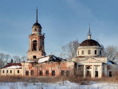 Белокаменная Богоявленская церковь