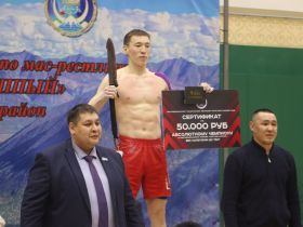 Сенсационно завершился турнир по мас-рестлингу Харлампия Васильева в Якутске