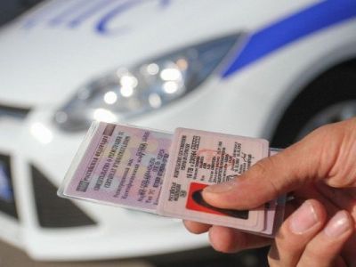 Водительские права можно будет предъявлять в виде QR-кода