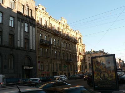 Дом, где жили: в 1893 г. - композитор Чайковский П.И., в 1923-1926 гг. - военачальник Блюхер В.К., в 1926-1930-е гг. - балерина Уланова Г.С.