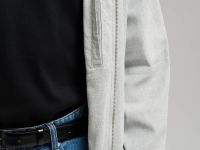 Легкий бомбер со льном