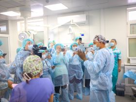 Фоторепортаж: якутские офтальмологи показали, как проводят операцию по замене хрусталика