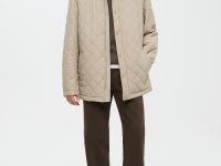 Утепленная стеганая куртка с отложным воротником