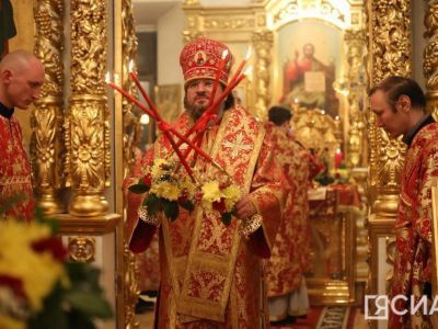 Фоторепортаж: Праздничное богослужение в Якутске