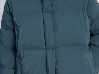 Пуховик с капюшоном и воротником-стойкой