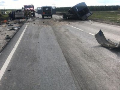 Стали известны подробности вчерашнего столкновения микроавтобусов, где пострадали четыре человека
