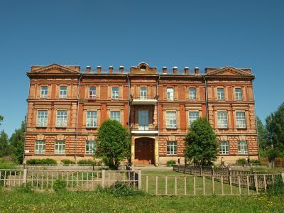 Здание бывшей художественно-промышленной школы