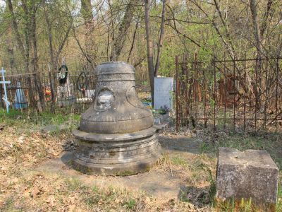 Памятник Е.А.Шишкину