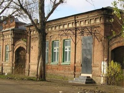 Дом жилой купца А. М. Тарасова с въездными воротами