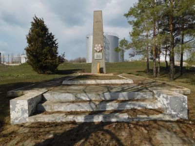 Братская могила советских воинов, погибших в период Сталинградской битвы