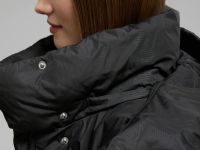 Пуховое пальто с переливающимся эффектом