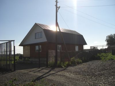 Деревянный жилой дом конца XIX века с своеобразным декором наличников