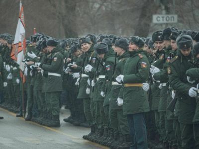 В Волгограде начался военный парад в честь 80-летия победы в Сталинградской битве