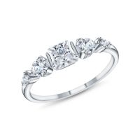 Серебряное кольцо с фианитами