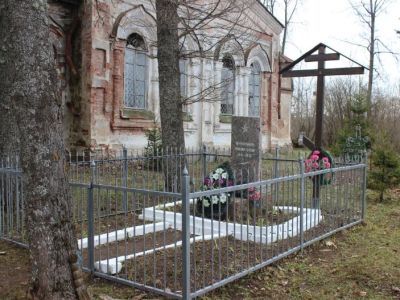 Братская могила советских воинов, погибших в годы Великой Отечественной войны