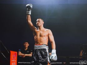 Якутский борец Айаал Лазарев нокаутировал соперника