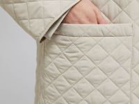 Утепленное полупальто с накладными карманами