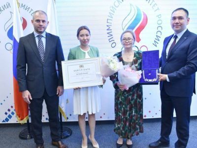 Орден международного комитета «Дети Азии» передали семье Михаила Николаева