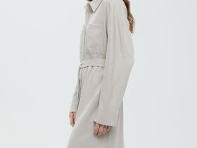 Платье сафари с нагрудными карманами и поясом