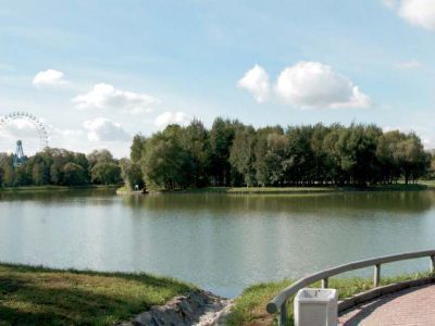 Измайловский лесопарковый заповедник с системой прудов и плотин по реке Серебровке