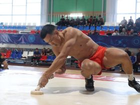 Алексей Соколов вышел в лидеры Кубка чемпиона после якутской вертушки