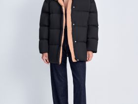 Стеганый пуховик с воротником-стойкой