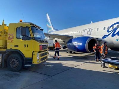 Самолет авиакомпании «Якутия» доставил из Якутска во «Внуково» гуманитарную помощь