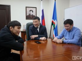 «Бороться как лев»: чемпиона первенства Европы Льва Павлова чествовали в Минспорте Якутии